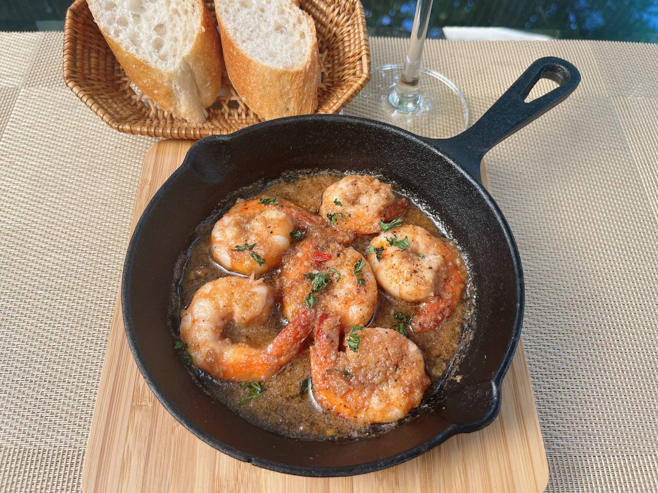 海老のアヒージョ