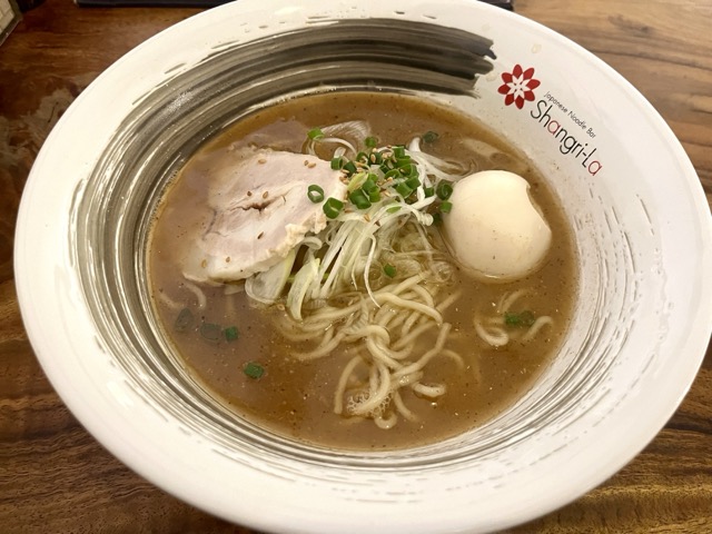 味玉らーめん（豚骨魚介醤油）