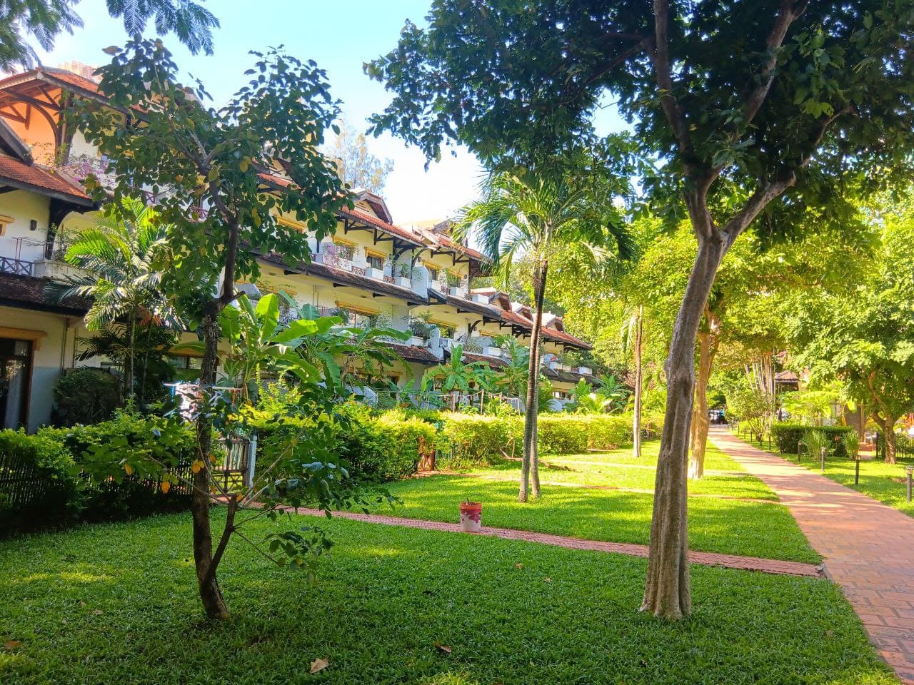 ビラ外観（庭付きタイプ）